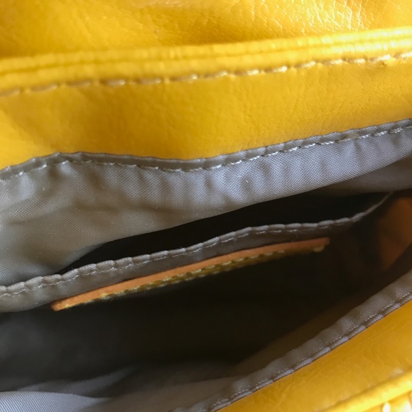 π Banana Republic Quilted Small Crossbody Handbag - Picture 8 of 12